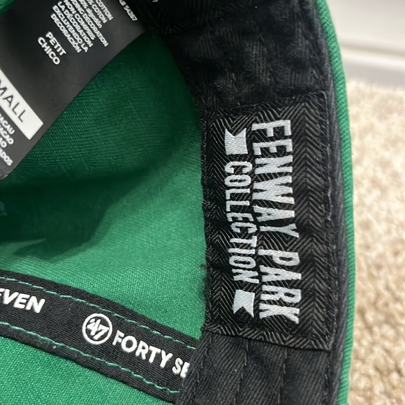 Boston Red Sox Hat - Picture 5 of 5